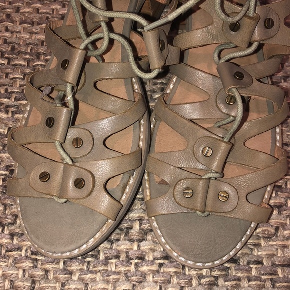 Von Dutch Tightenup heeled sandal Sz 6.5 - Picture 2 of 9